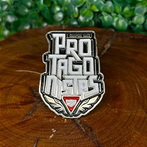 ARGANEL/PRENDEDOR DE LENÇO CAMPORI PROTAGONISTA ESCRITA ESTILIZADA