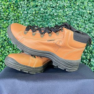 BOTINA DE COURO BEGE DESBRADADOR