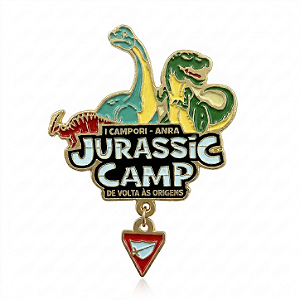 ARGANEL/PRENDEDOR DE LENÇO, JURASSIC CAMP COM ´PINGENTE DESBRAVADOR