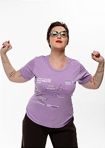 Camiseta Feminina Como o Avião Realmente Voa - Lilás Aviões e Músicas
