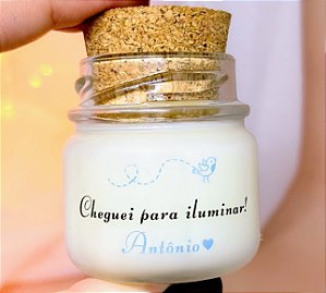 Mini Vela Aromática Lembrancinha Maternidade Antônio + Saquinho Organza