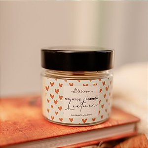 Um amor chamado Leitura - 130gr - Vela Litterae