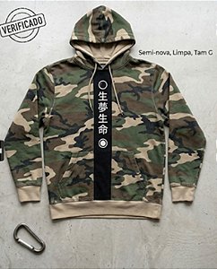 Blusa com capuz camuflada Tam G