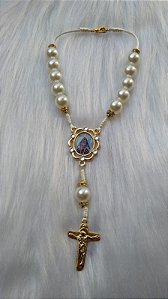 DEZENA PEROLA 10MM TREVO PQ STRASS CRUZ UNIDADE- DOURADO