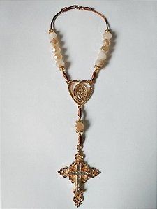 DEZENA CRISTAL 10MM TREVO CORAÇAO DOURADA STRASS DOCE DE LEITE