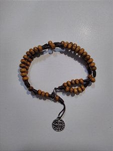 TERÇO DE PULSO C/ MEDALHA MARROM CLARO