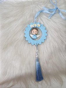 ADORNO BISCUIT REDONDO POMPOM ANJO AZUL