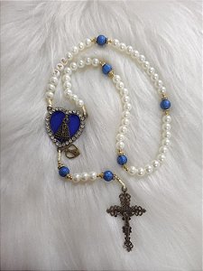 TERÇO PEROLA TREVO CORAÇÃO RESINADO AZUL PINGENTE - MÃE
