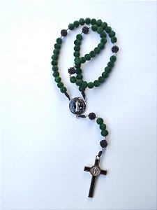 TERÇO PERSONALIZADO VELUDO VERDE 8MM PN FRAMBOESA SB