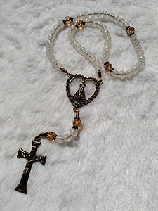 TERÇO TRANSLUCIDO 8MM PN CRISTAL TREVO APARECIDA CORAÇÃO STRASS OV
