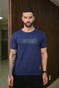 CAMISETA PREMIUM AZUL MARINHO COM DETALHE EM SILK EM ALTO RELEVO