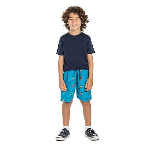 Bermuda masculina de tactel e toda estampada com pranchas de surf