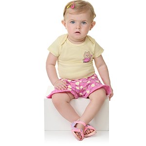 Conjunto com body e shorts em meia malha ursinha
