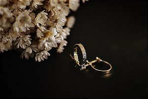 BRINCO FOLHEADO A OURO 18K ARGOLA TRABALHADA