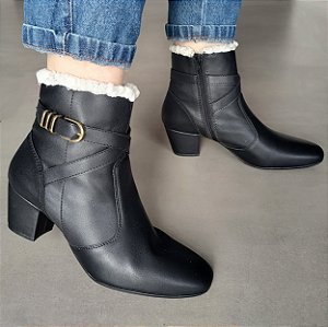 -      Bota Feminina Forrada Valizas Cano Médio com Lã