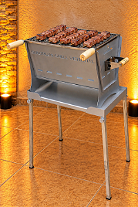 Churrasqueira Giroplus Grill Retrátil com Grelha + Mesinha/Suporte