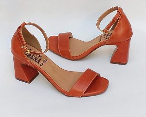 Sandália MARIANA, salto bloco  8 cmts, couro caramelo