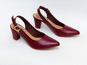 Modelo  SILVANA, chanel em  couro vinho, salto bloco 6 ctms