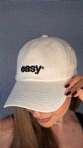 Bone com Logo Easy Lança Perfume