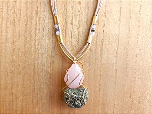 Colar regulável de quartzo rosa e pirita