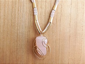 Colar regulável de quartzo rosa