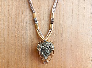 Colar regulável de pirita