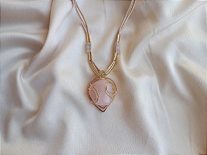 Colar regulável de quartzo rosa