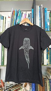 Camiseta unissex Tubarão Baleia preta