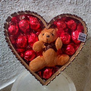 Coração com Ursinho de Pelúcia e Bombons