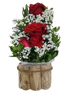 Arranjo com 2 rosas colombianas e 2 rosas nacional - Floricultura Tamoios