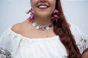 Colar contas prateada