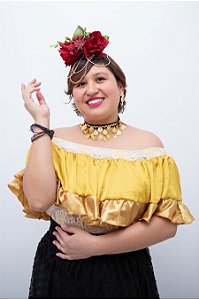 Coroa de Flores Vermelha e Dourada