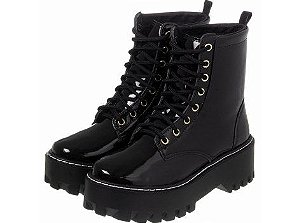 Coturno Sola Plana Salto Tratorado Cano Curto Preto Verniz SR