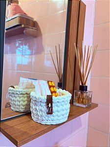 Cachepô branco pequeno crochê