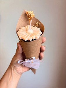 Buquê vela margarida salmão dia das mulheres