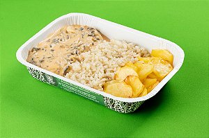 Estrogonofe de shimeji, arroz integral e batata em fatias na manteiga 350g