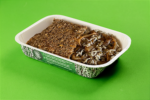Kibe vegetariano com cenoura e tofú com arroz marroquino e cebola crispy 400g