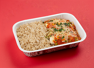 Filé de Saint Peter com molho de tomates frescos, ervilha, milho, requeijão light e arroz integral 400 gr