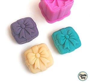 Presente | Modelador Ejetor para Brigadeiros e Biscoitos
