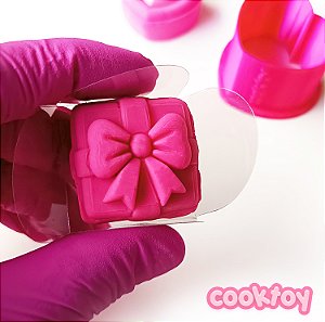 Presente | Modelador Ejetor para Brigadeiros e Biscoitos