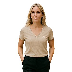 CAMISETA CASUAL TOMMY HILFIGER FEMININA BEJE CLARO - GOLA V