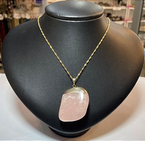 Pingente Banhado à ouro 18 K de Pedra Quartzo Rosa Rolada e Polida