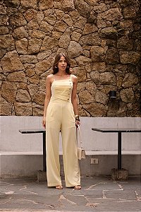 MACACÃO DETALHE BOTÕES EM ALFAIATARIA