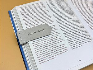 MARCADOR DE PÁGINAS MAGNÉTICO EM COURO SONECA