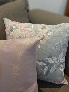 TRIO CAPAS DE ALMOFADAS JACQUARD E SUEDE ROSÊ GOLD COM FLORAL CINZA
