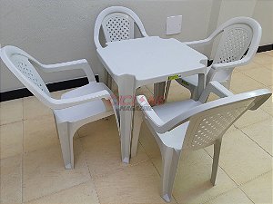 Conjunto De Mesas E 4 Cadeiras De Plastico Rei Do Plastico