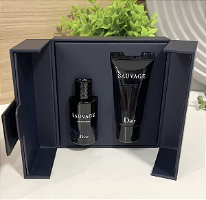 KIT MINIATURA DIOR SAUVAGE MASC EDP 10ML + GEL DE BANHO 20ML