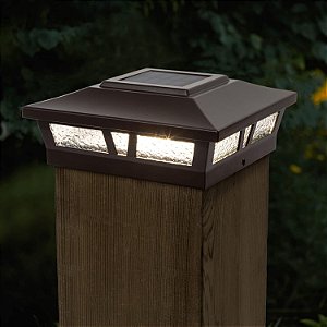 Tampa de poste solar de baixo perfil Oxford da Classy Caps - Iluminação solar para área externa de decks e cercas, para postes de 5x5, 5.5x5.5, 6x6, em alumínio marrom,