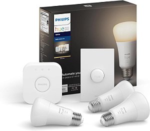 Kit inicial de luz inteligente Philips Hue versão antiga - inclui (1) Bridge, (1) Botão Inteligente e (3) Lâmpadas LED Inteligentes 60W A19, Luz Branca Suave e Quente, 1100LM,