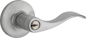 Fechadura de entrada com alavanca Layton Kwikset Safelock SL5000LY-26D com trinco RCAL e batente RCS, acabamento cromado acetinado